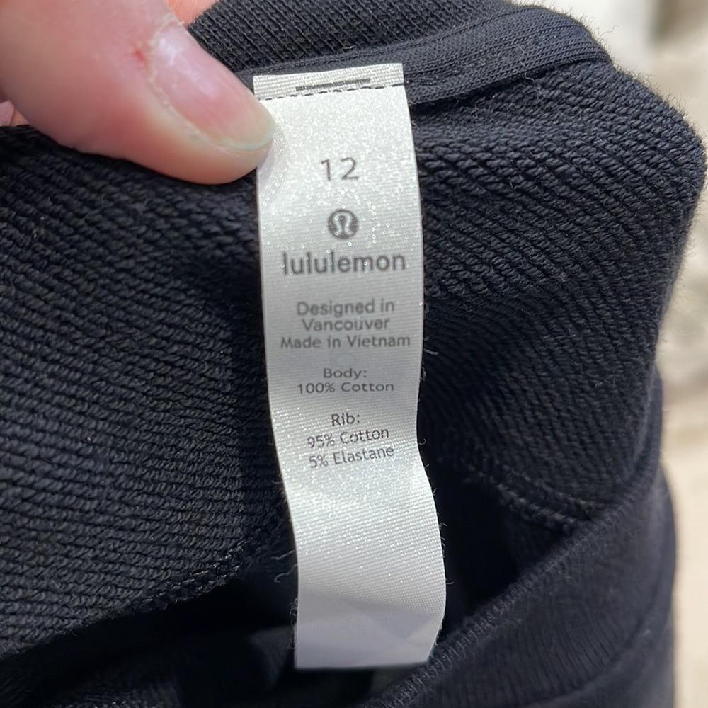 Lululemon black crewneck sweatshirt - Picture 2 of 5